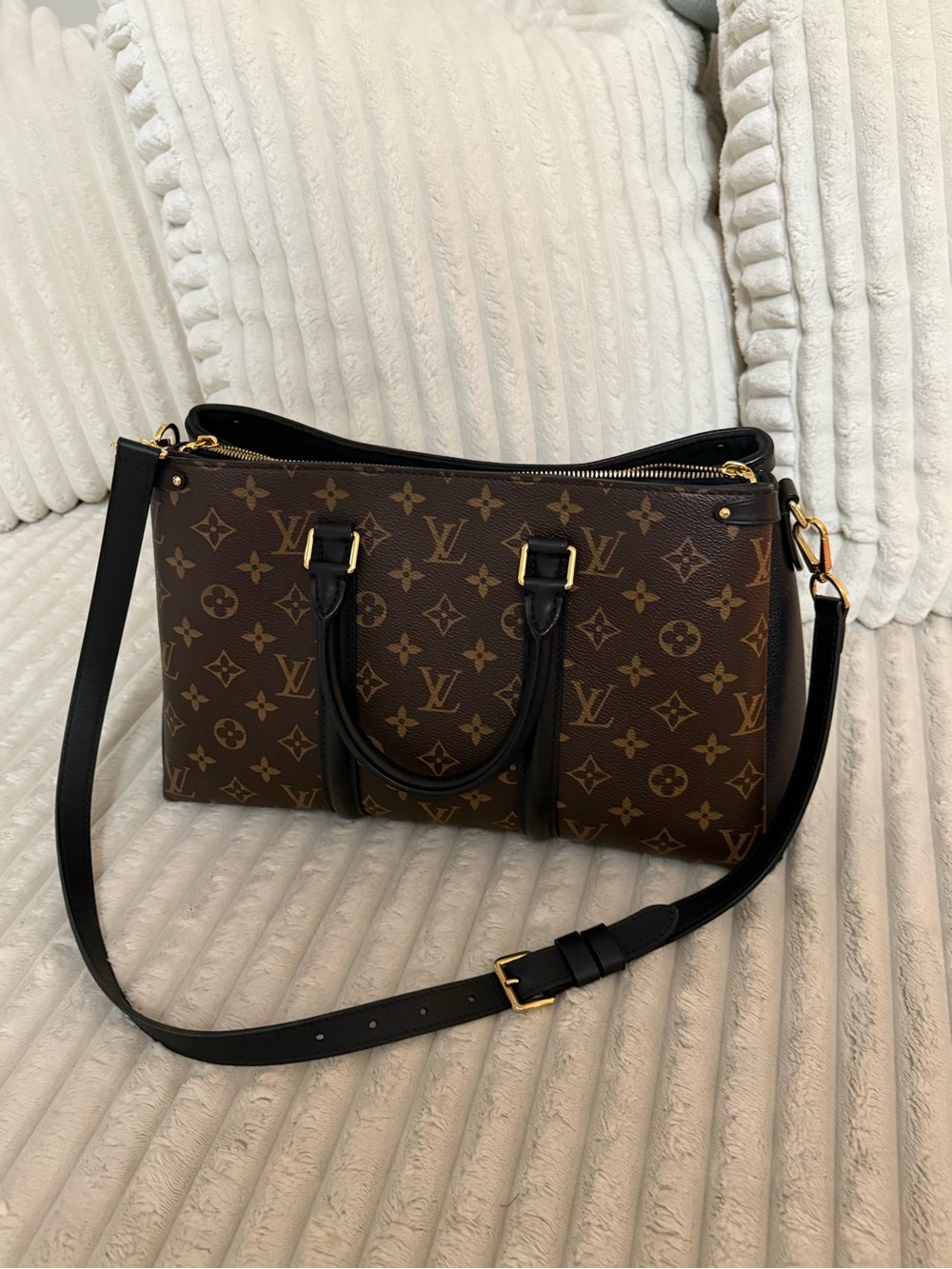 Authentic Louis Vuitton Monogram Soufflot NV MM Shoulder bag